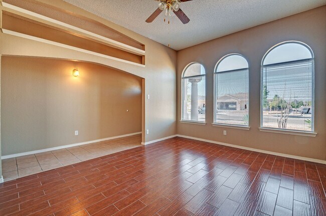 Building Photo - Gorgeous and Spacious Eastside Home for Rent with Refrigerated Air!