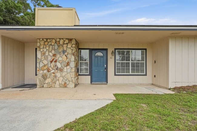 Building Photo - 3BR w/ IDEAL location near Hurlburt Field!!
