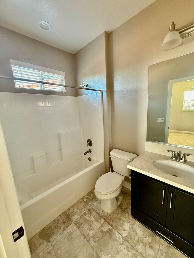 Building Photo - Executive Home in Temecula