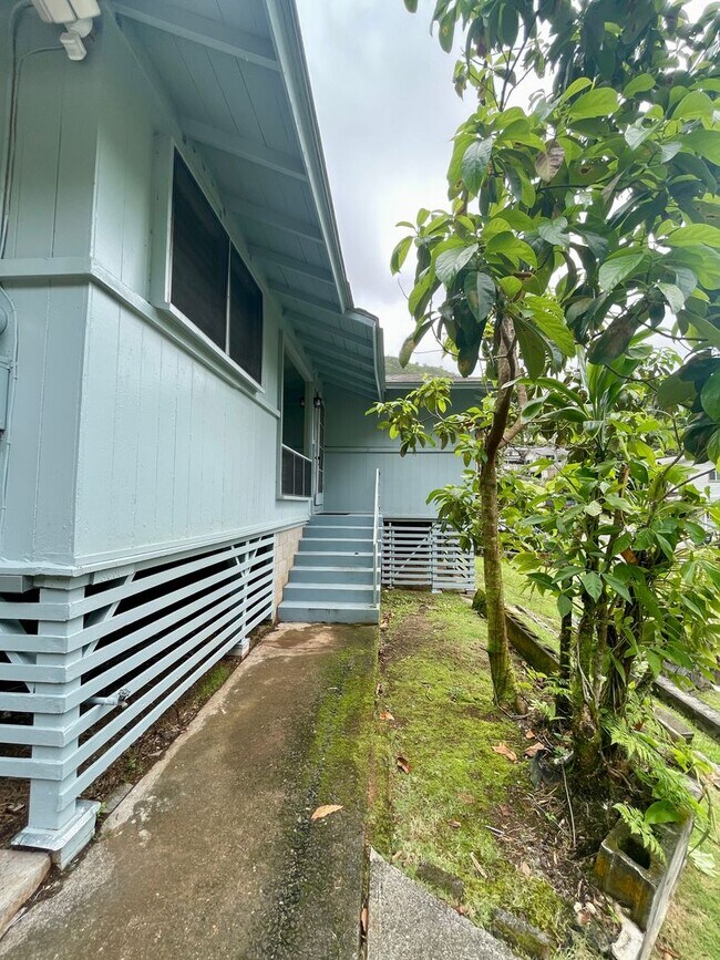 Building Photo - 3606 Halekipa Pl
