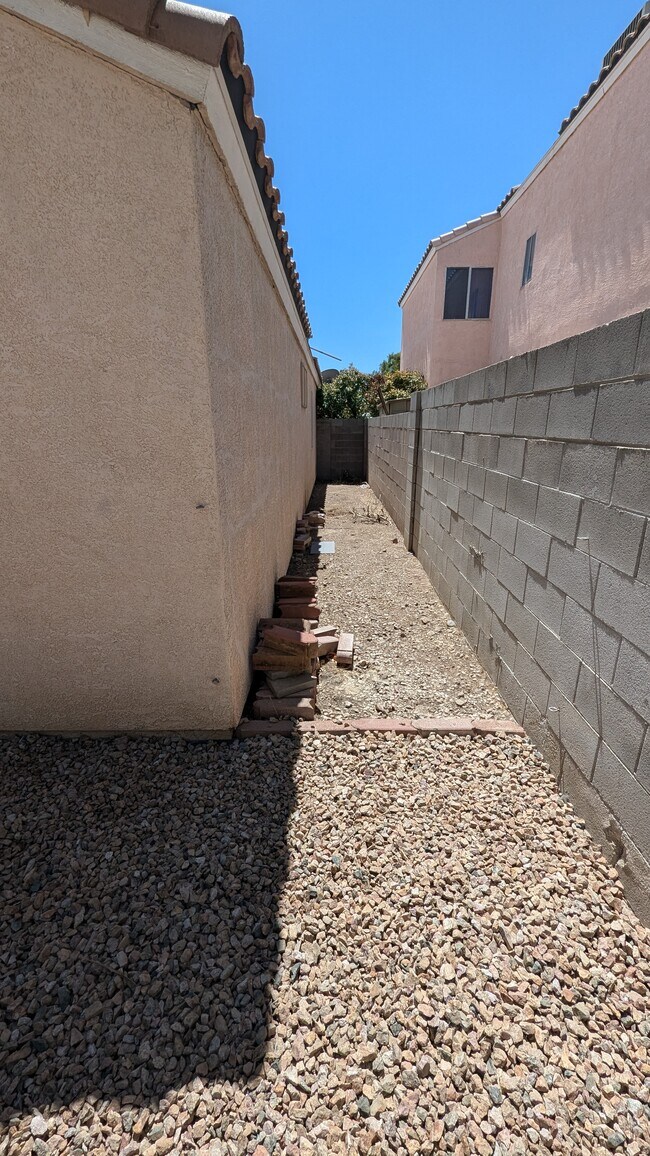 Building Photo - 8208 Cactus Root Ct