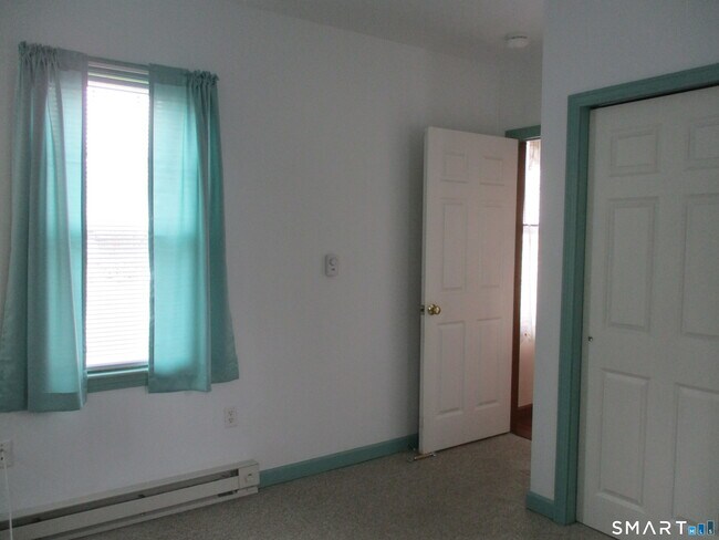 Building Photo - 76 Dog Hill Rd