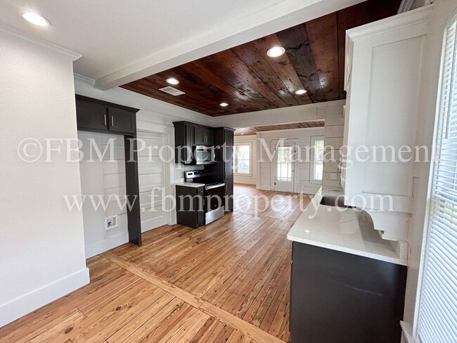 Building Photo - 1407 N Preston St