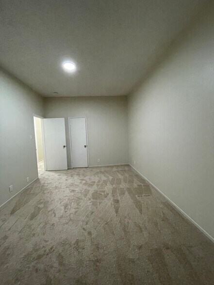 Building Photo - 388 5th St