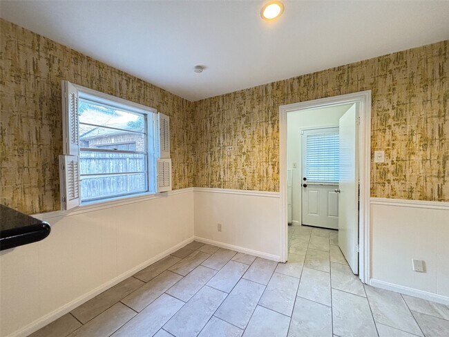 Building Photo - 12342 Barryknoll Ln