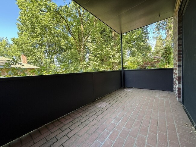 Building Photo - 2425 SW 19th Ave
