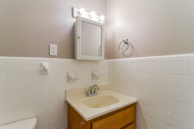 Building Photo - Pleasant 3 Bedroom in Prattville