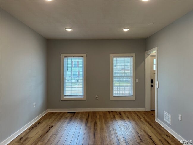 Building Photo - 128 Caroline Ave