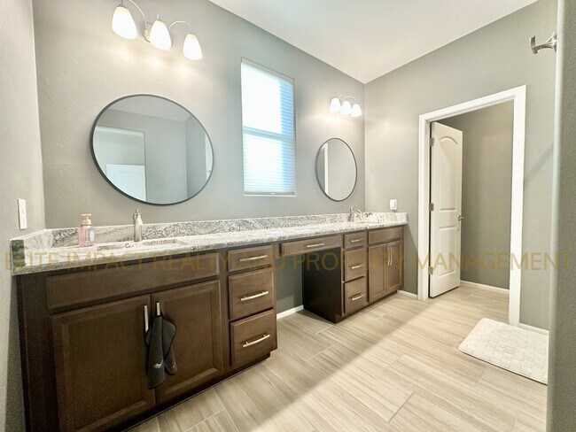 Building Photo - 9814 E Miller Peak Trl