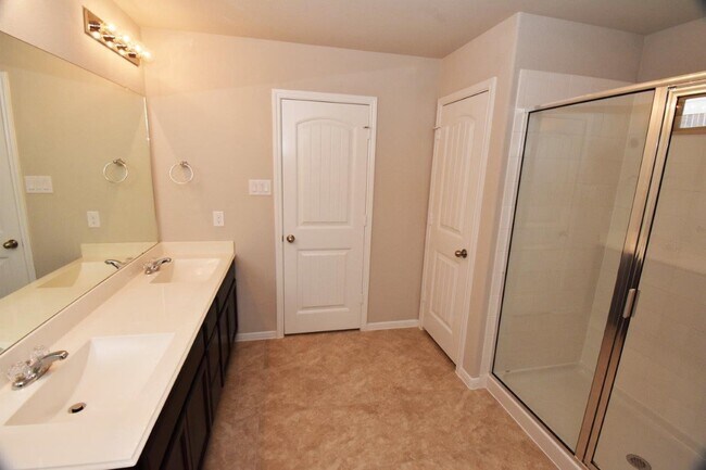 Building Photo - 3015 Dripping Springs Ct