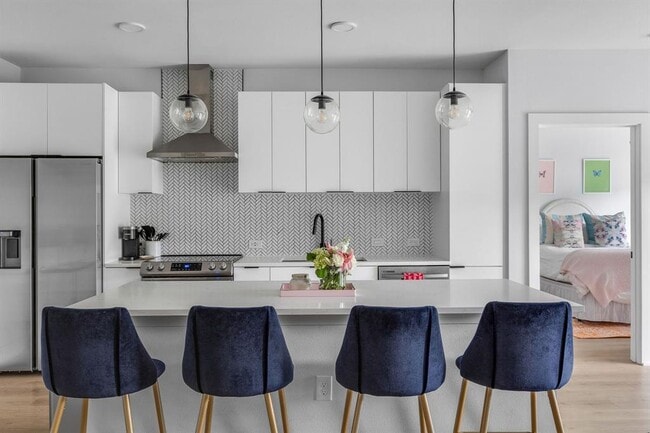 Building Photo - 2500 Longview St