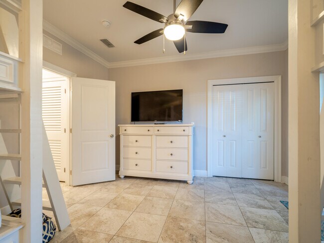 Building Photo - 257 Driftwood Rd