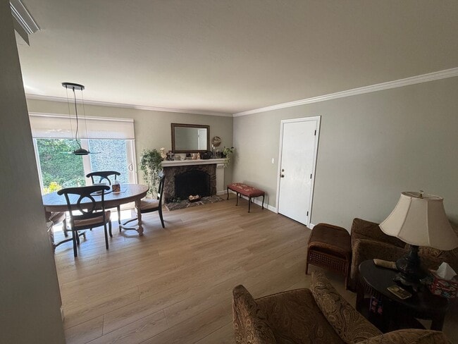 Building Photo - 3 Bed 2 Bath In Livorna Estates