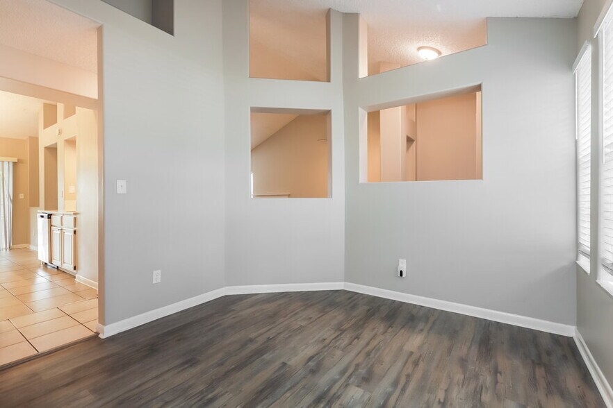 Building Photo - 10201 Evening Trail Dr
