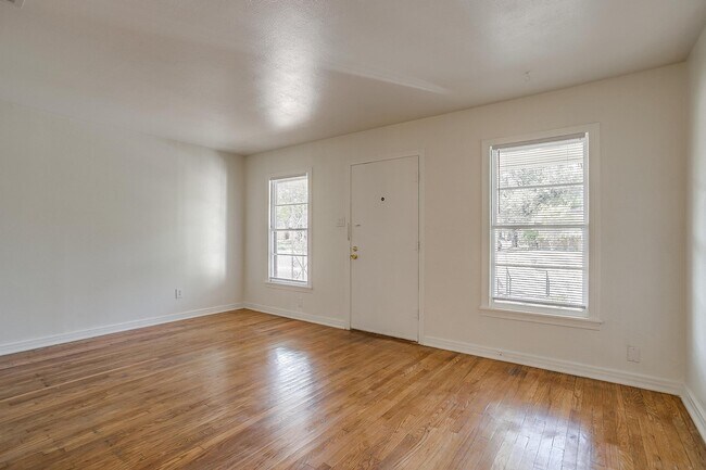 Building Photo - 3647 Washburn Ave