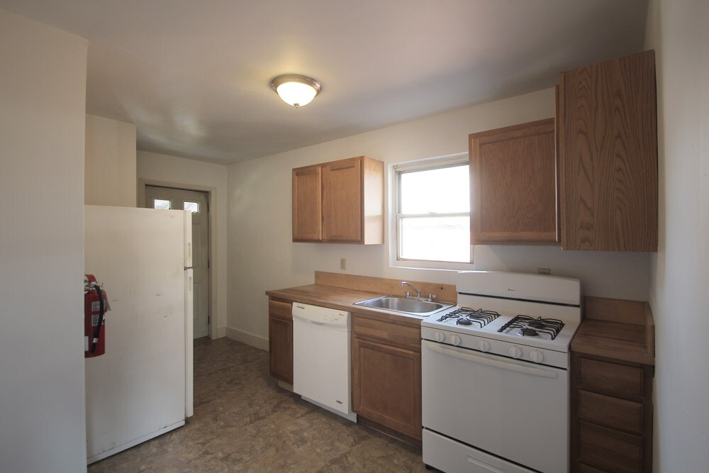 Building Photo - 415 Franklin Ave