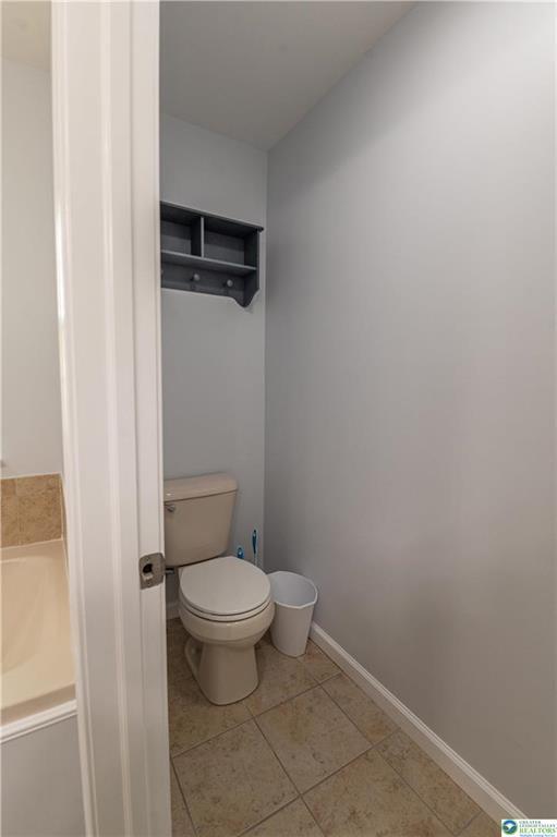 Building Photo - 835 Spring White Dr