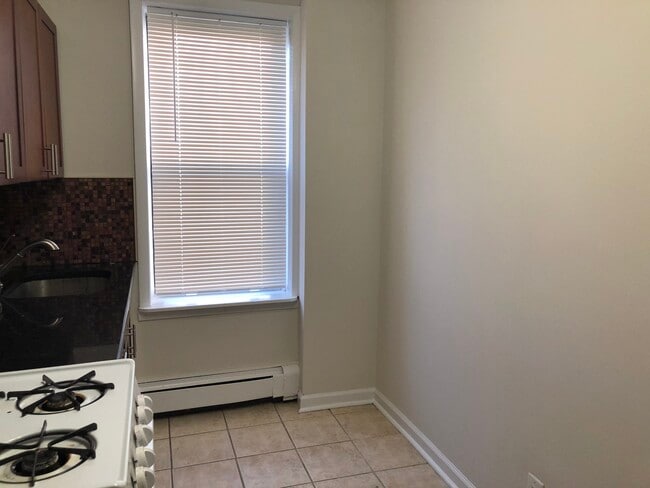 Building Photo - 7 Laidlaw Ave