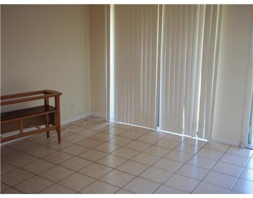 Building Photo - 11458 Royal Palm Blvd