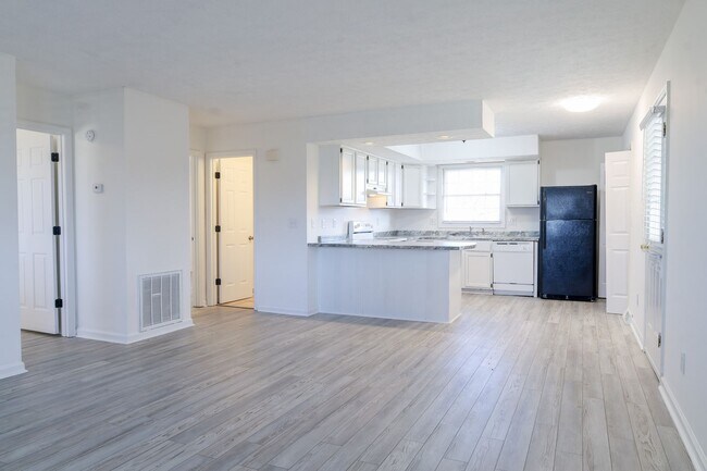 Building Photo - 150 Bart Greene Dr