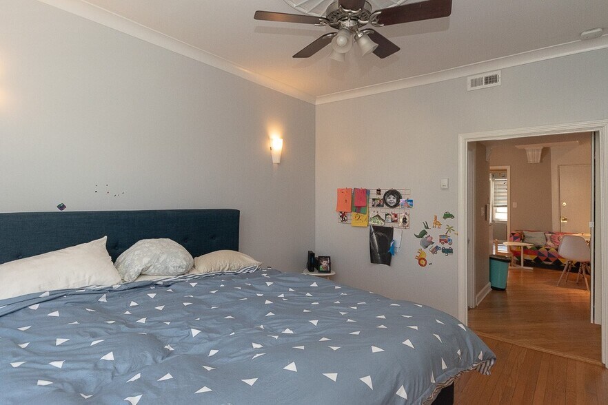 Building Photo - 3144 N Oakley Ave