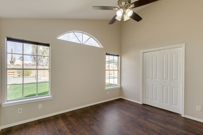 Building Photo - 4314 E Juanita Ave