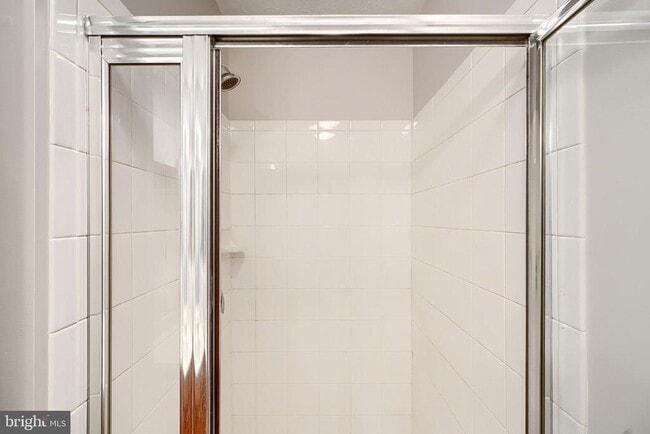 Building Photo - 736 Wineberry Way