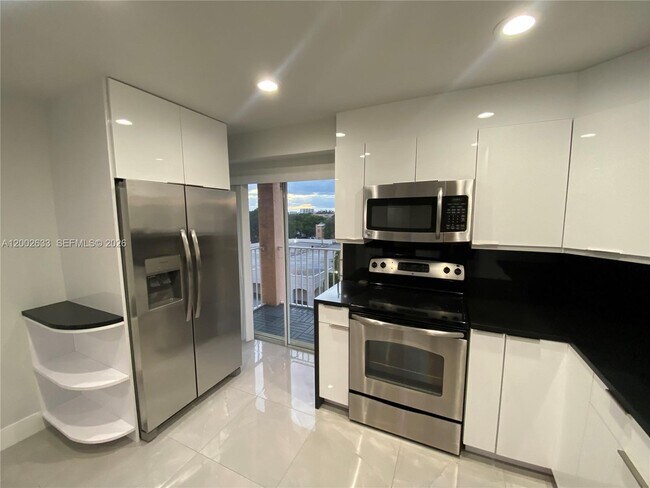 Building Photo - 199 SW 12th Ave