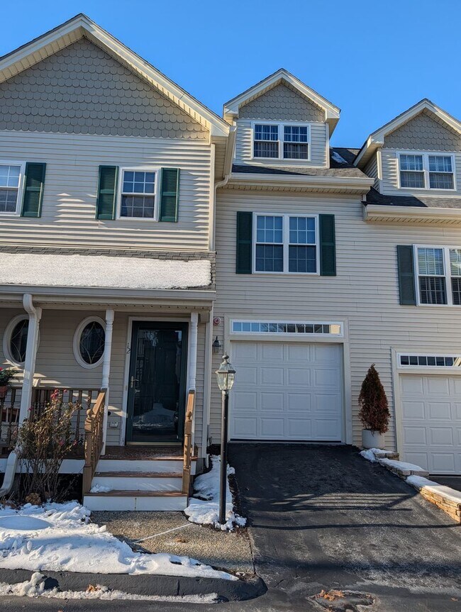 Building Photo - Stunning Lakeside Condo on Lake Quinsigamond – 2 Bed, 2.5 Bath + Garage