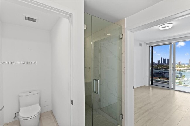 Building Photo - 16385 Biscayne Blvd