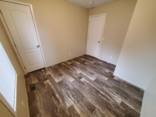 Building Photo - 9 Hummingbird Dr