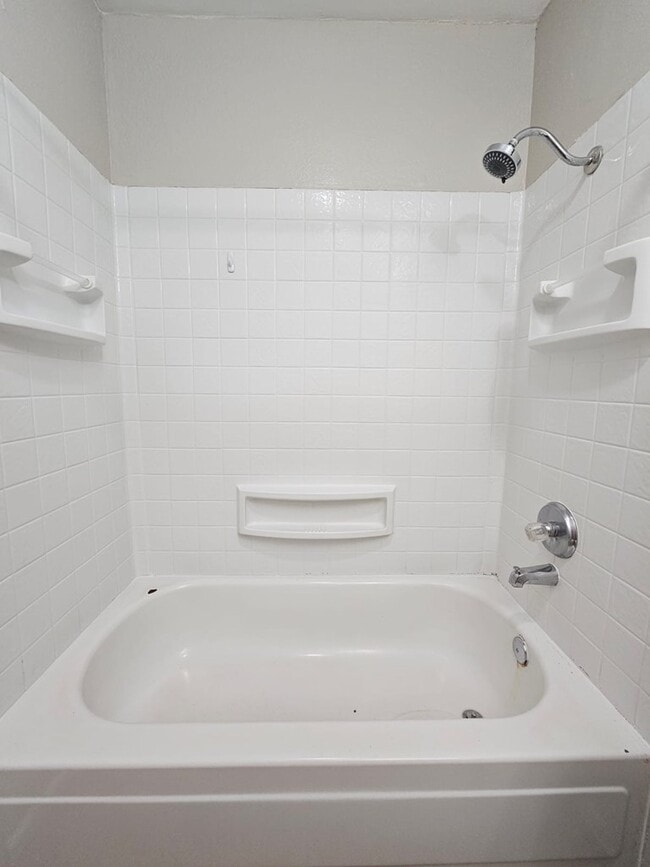 Building Photo - 402 SE 6th St