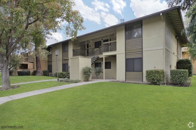 Building - Park Lakewood Apartments