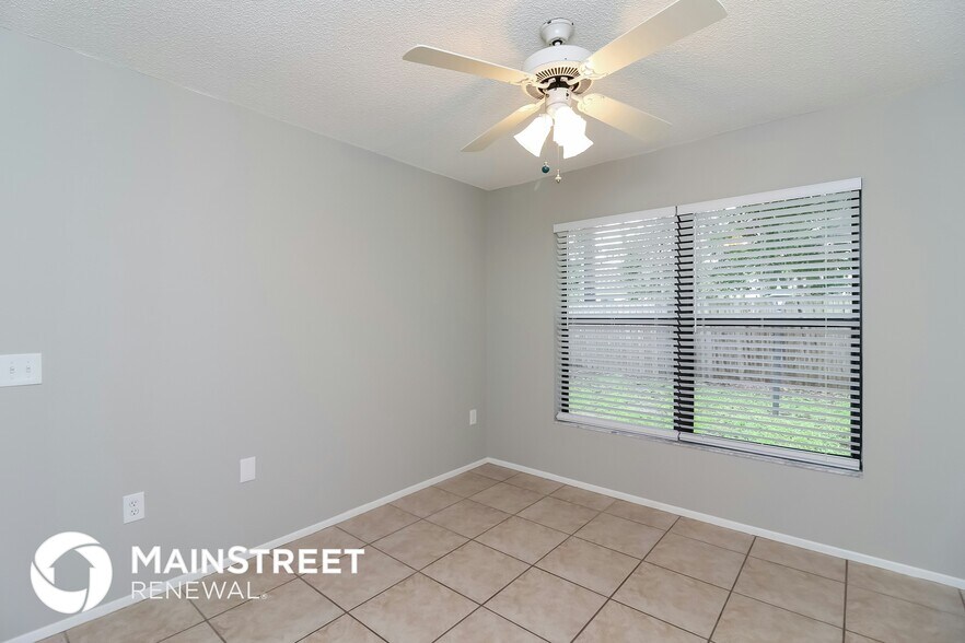 Building Photo - 5749 Colonial Oaks Blvd