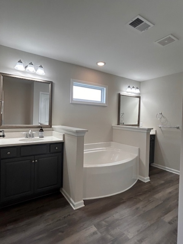 Building Photo - 747 Bustling Br Ln