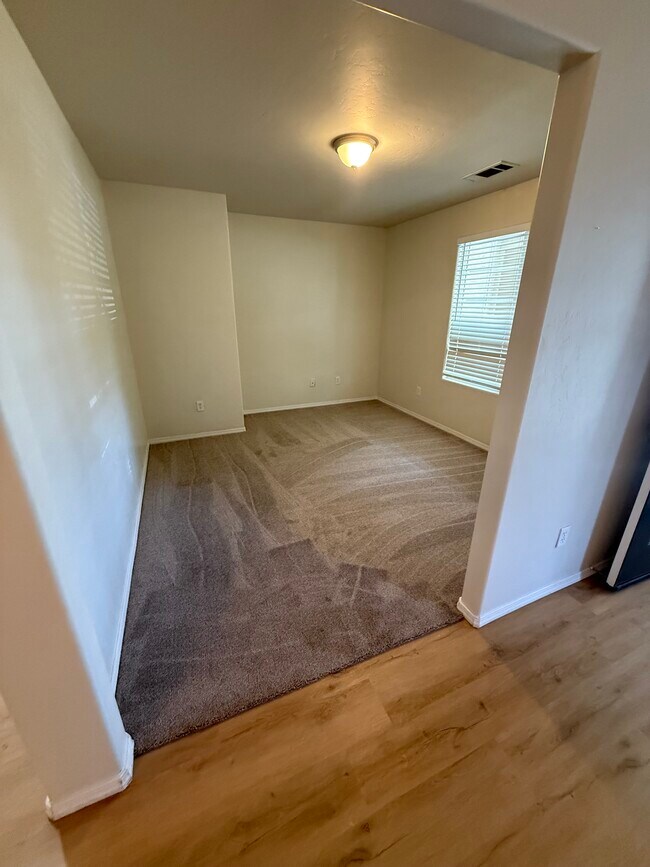 Building Photo - 1394 W Bella Oaks Way
