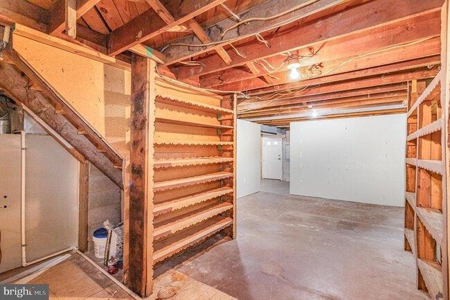 Building Photo - 9 W Highland Ave