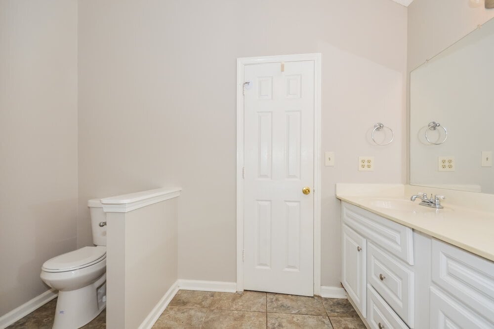 Building Photo - 10 Peace Tree Ln NE