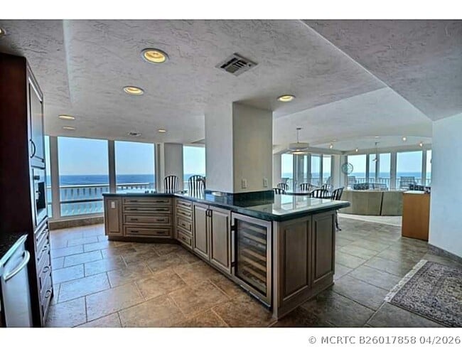 Building Photo - 2200 S Ocean Ln