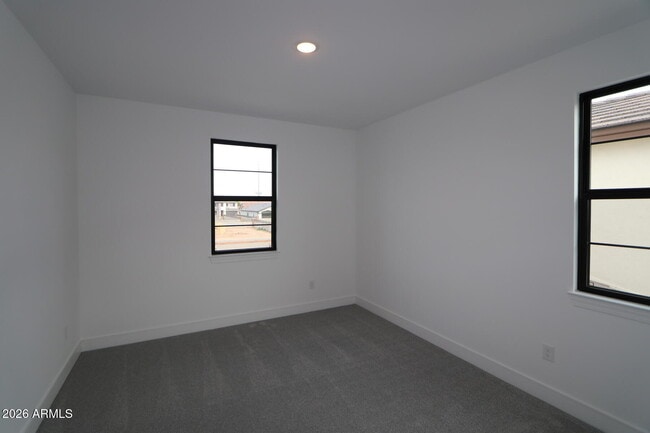 Building Photo - 1063 E Zion Way