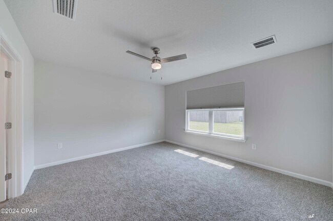 Building Photo - 282 Boggy Creek Way