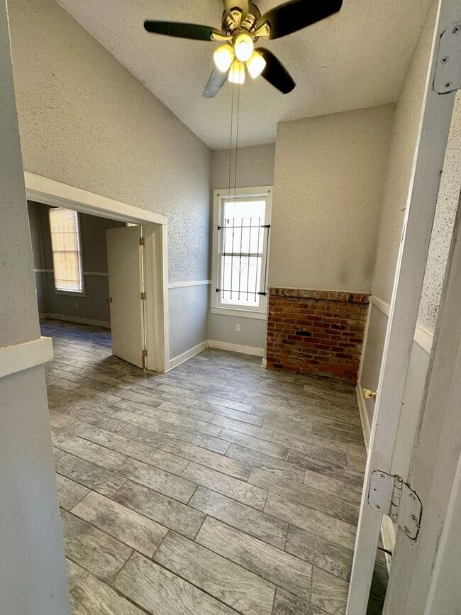 Building Photo - 1 BED | 1 BATH | PRIVATE BACK PATIO | WEST...