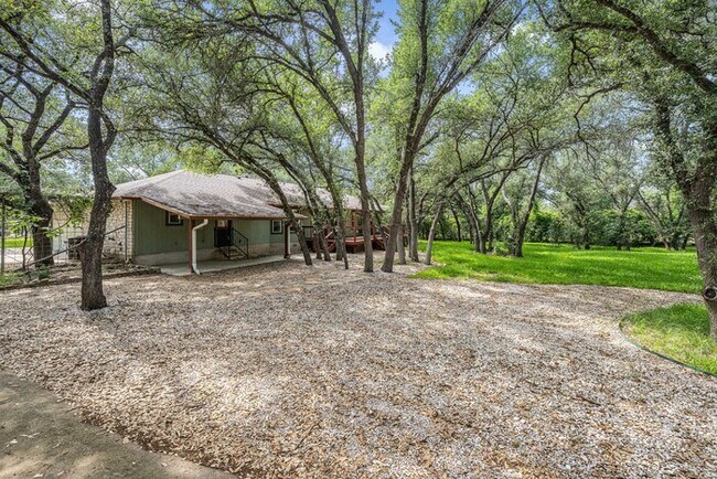 Building Photo - 2013 Mayfield Dr