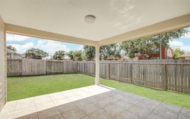 Building Photo - 17231 Hollow Sands Ct