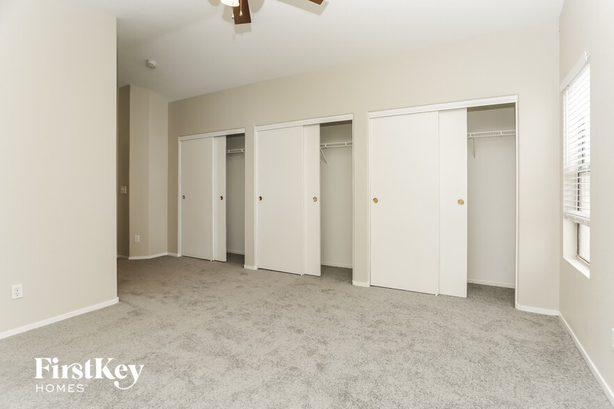 Building Photo - 5001 Prairie Springs Ct