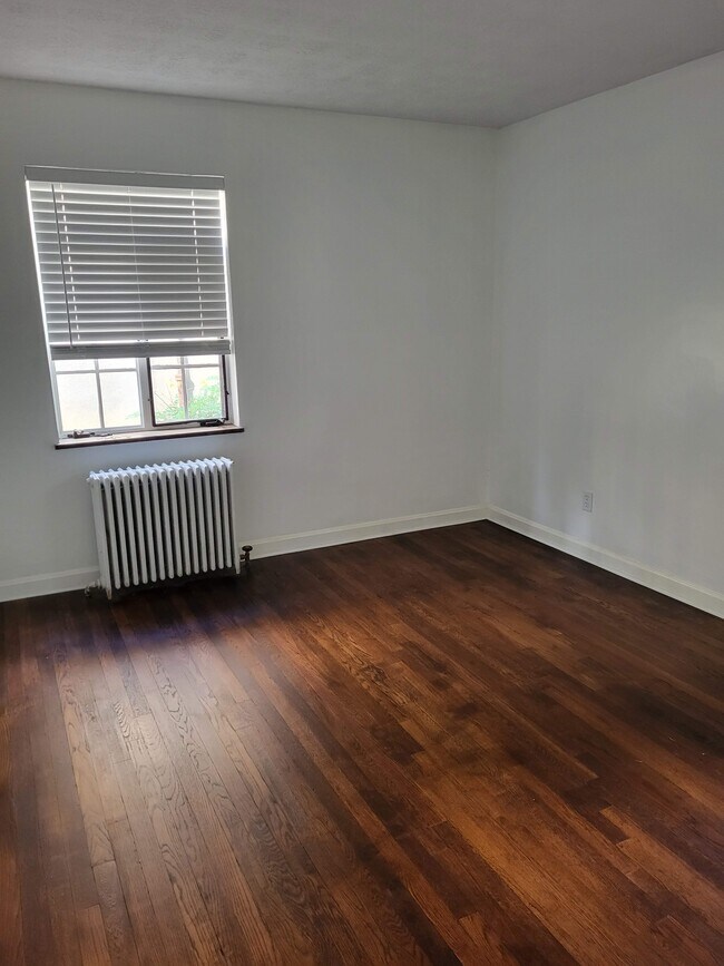 Building Photo - 2802 Temple Ave