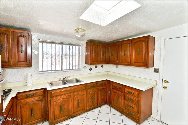 Building Photo - 7817 Caliche Dr