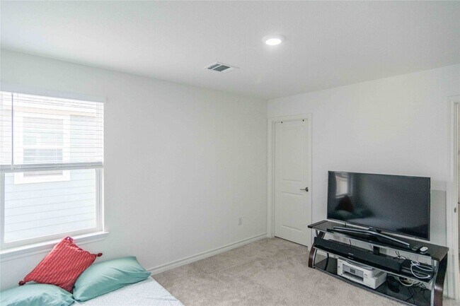 Building Photo - 2912 Tavern Dr