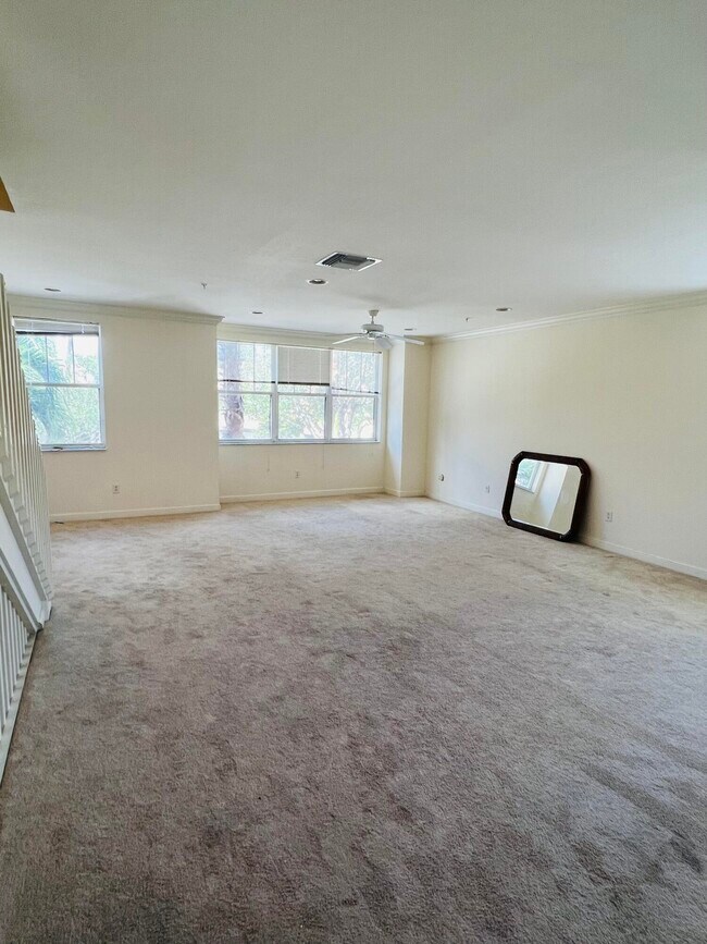 Building Photo - 441 Amador Ln