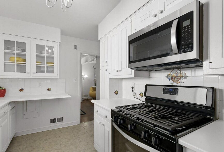 Building Photo - 5612 Massachusetts Ave